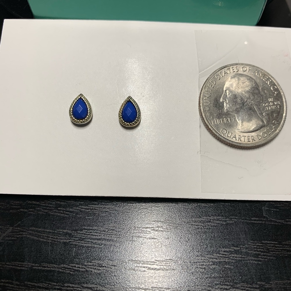 Teardrop studs